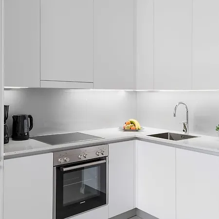 Easyhomes Iso Roobertinkatu 1 *